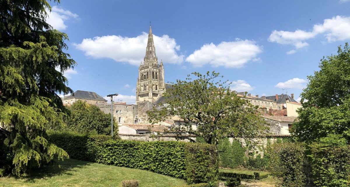 Photos. L’abbatiale de Saint-Maixent : sa crypte, son cloître