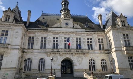 Une aide pour restaurer la salle du conseil municipal de Niort