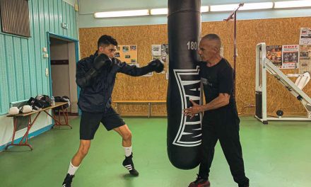 Les cours de boxe mettent KO le Covid