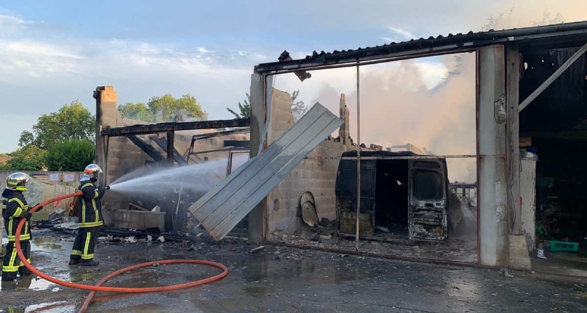 Un bâtiment municipal détruit par le feu à Coulon