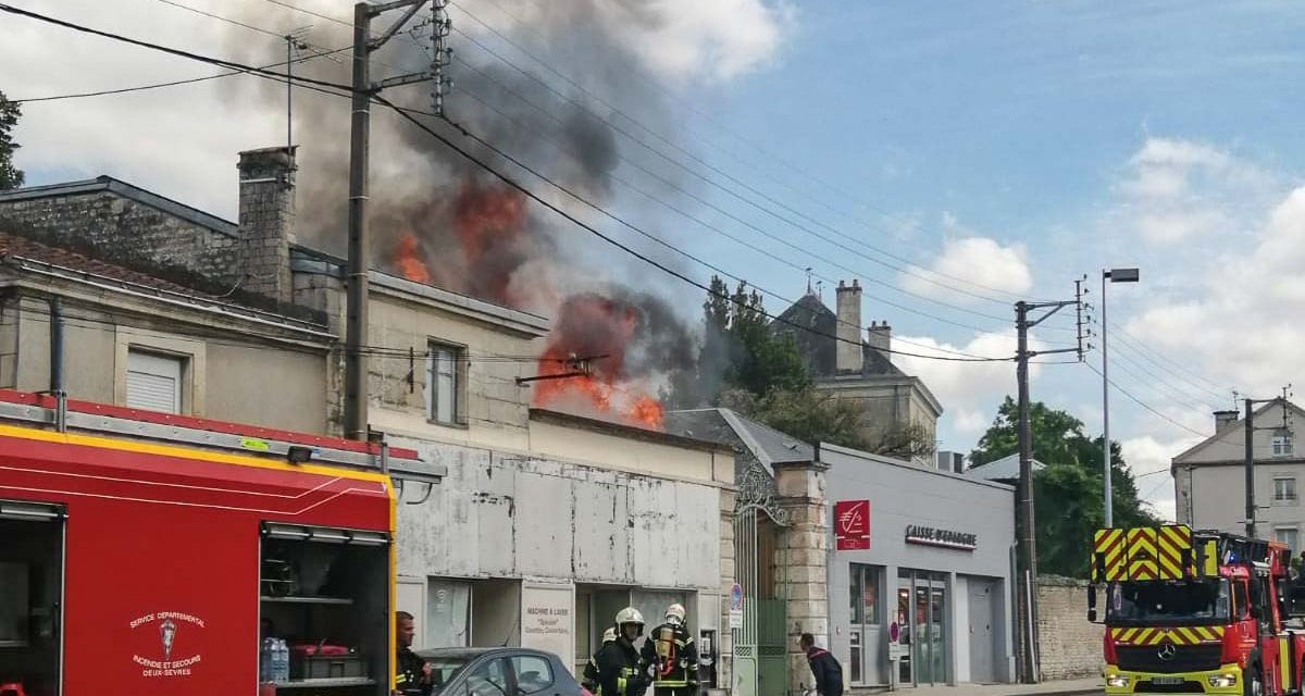 Un incendie avenue de Limoges : la circulation interrompue