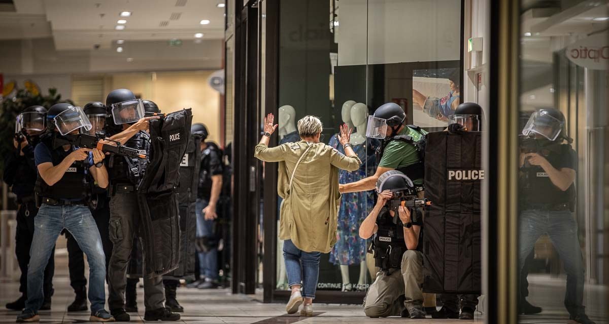 La galerie commerciale de Chauray prise d’assaut pour un exercice de sécurité attentat