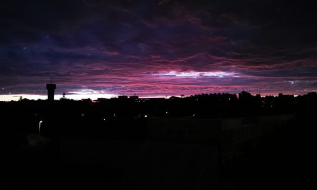 Un ciel étonnamment beau ce jeudi à Niort