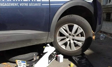 Deux-Sèvres : le fuyard jette sa moto sous les roues d’un véhicule de la gendarmerie