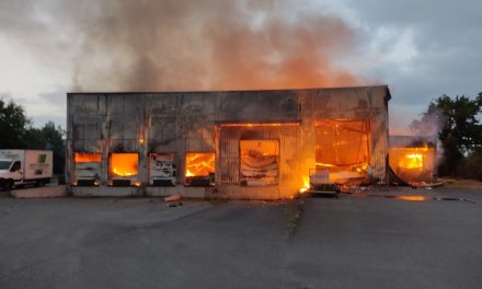 Deux-Sèvres : un bâtiment artisanal détruit par le feu