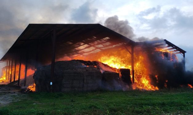 Un bâtiment agricole en feu et deux agriculteurs légèrement brûlés dans le nord Deux-Sèvres