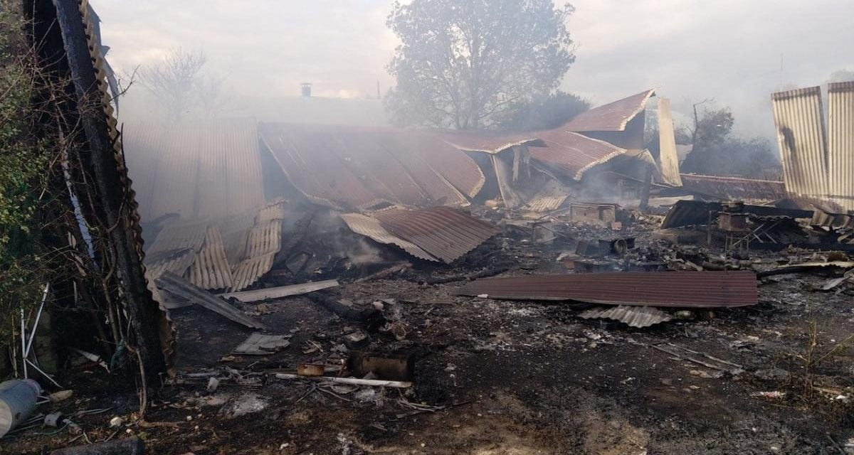 Un bâtiment agricole en feu à Prin-Deyrançon