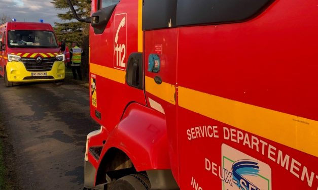 Près de Melle : quatre blessés dans une voiture qui percute un arbre