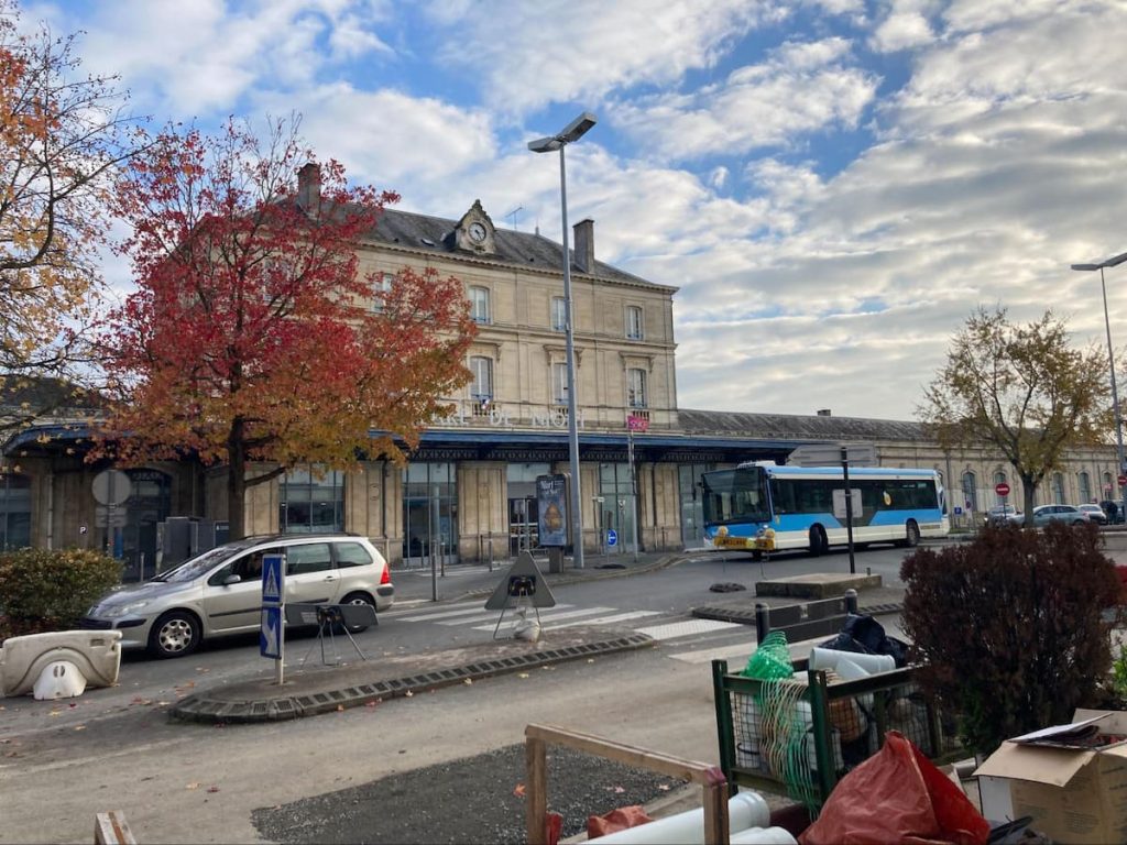 parvis ouest gare de Niort