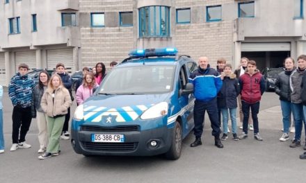 Des collégiens en immersion chez les gendarmes