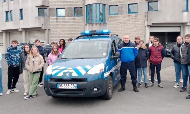 Des collégiens en immersion chez les gendarmes