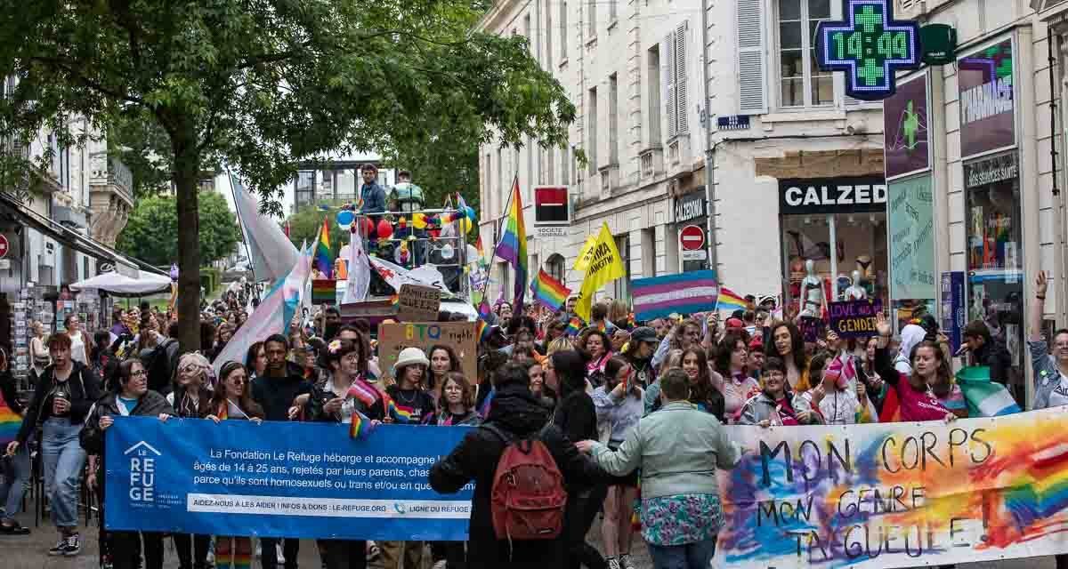 Plus de 400 personnes à la Marche des fiertés de Niort