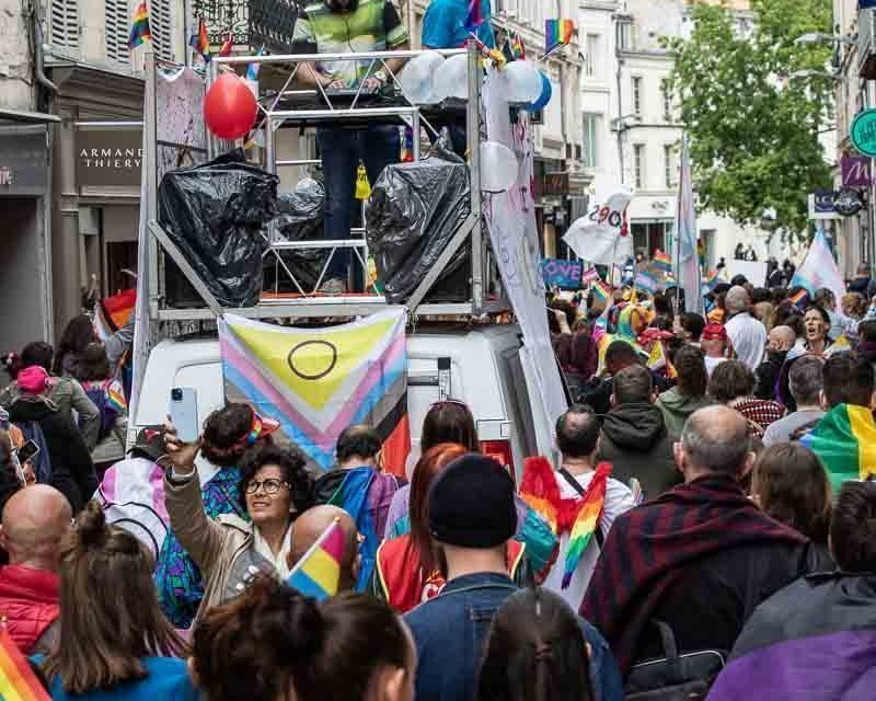 Plus de 400 personnes à la Marche des fiertés de Niort