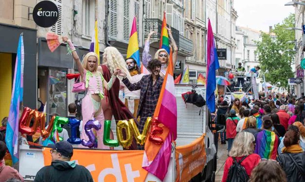 Plus de 400 personnes à la Marche des fiertés de Niort