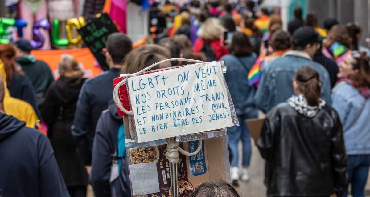 Plus de 400 personnes à la Marche des fiertés de Niort