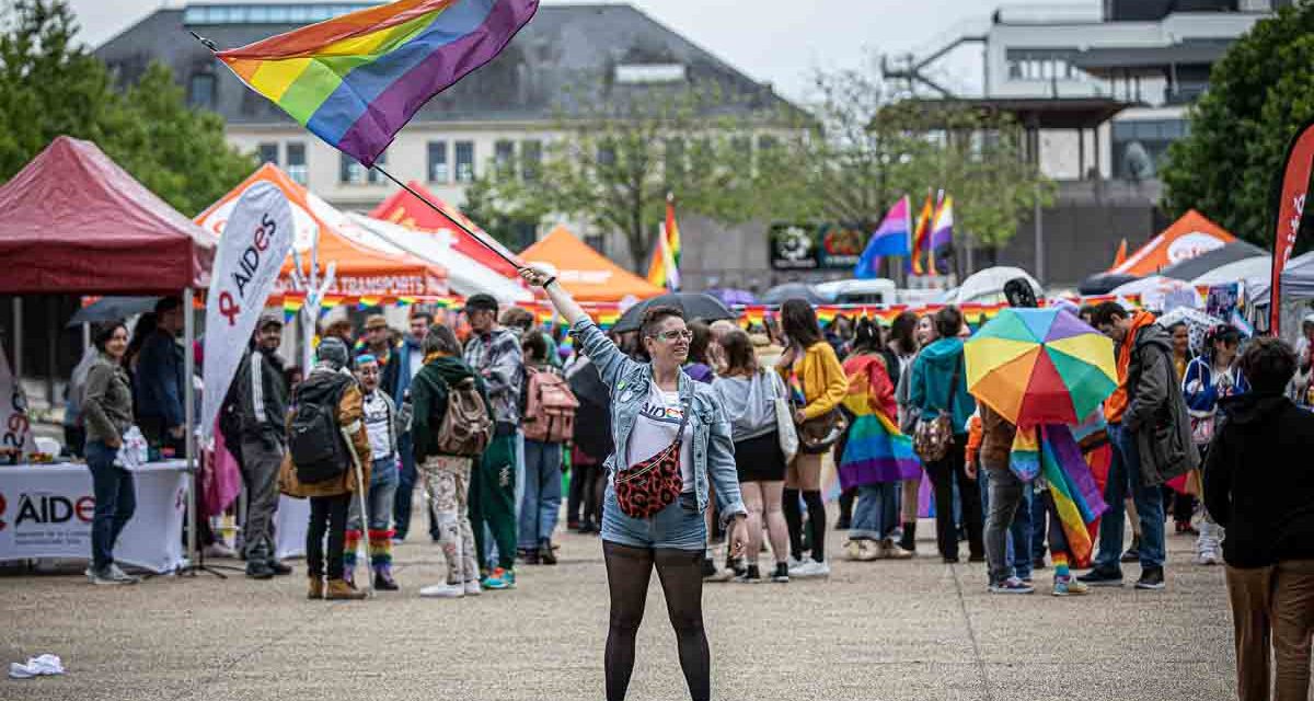 Plus de 400 personnes à la Marche des fiertés de Niort