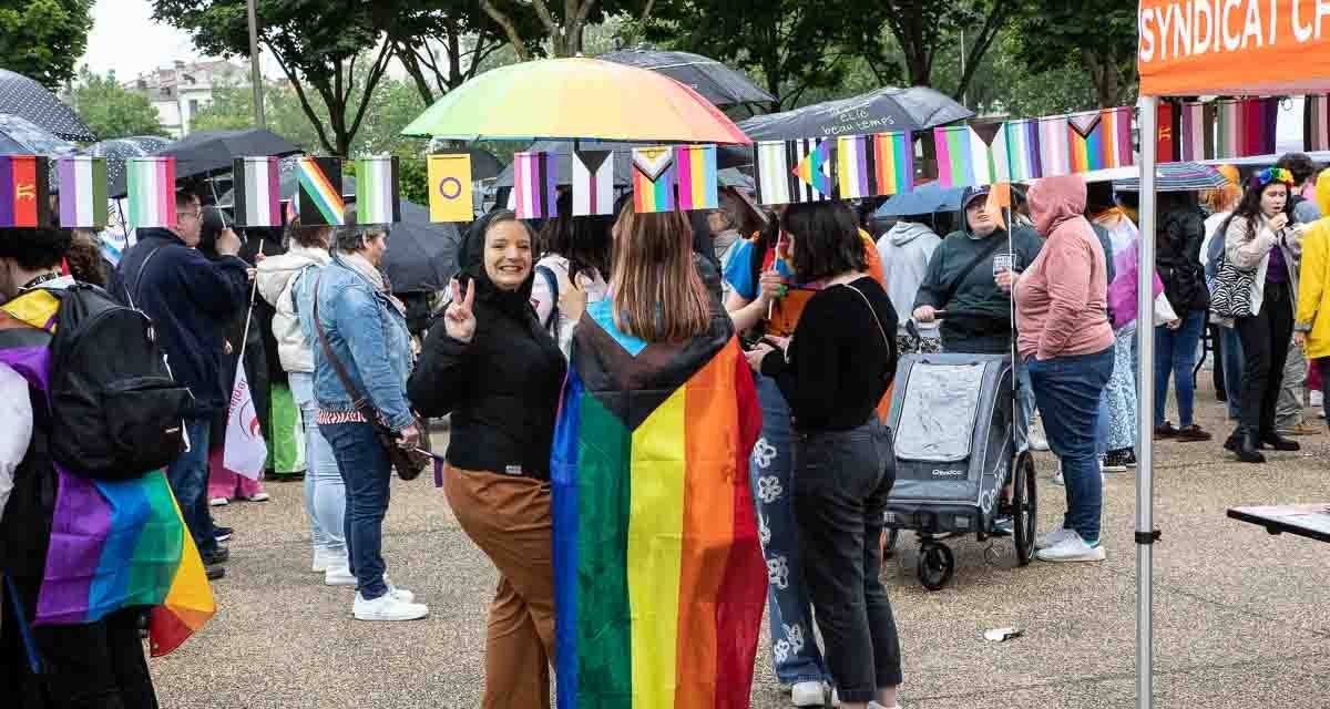 Plus de 400 personnes à la Marche des fiertés de Niort