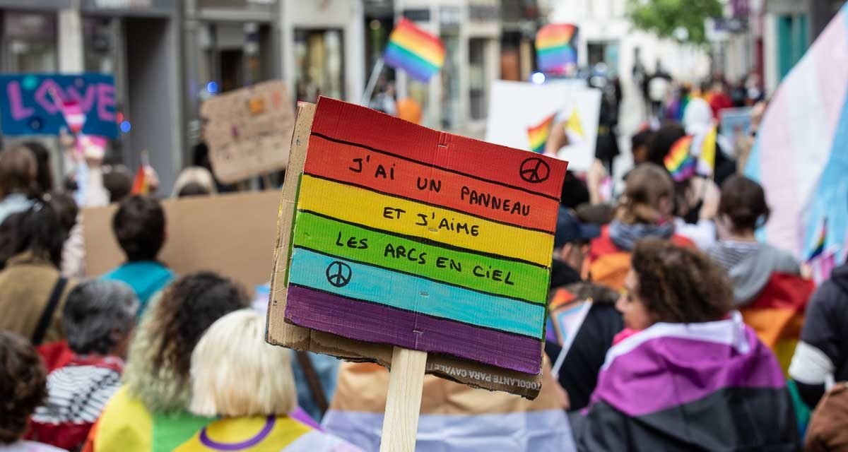 Plus de 400 personnes à la Marche des fiertés de Niort