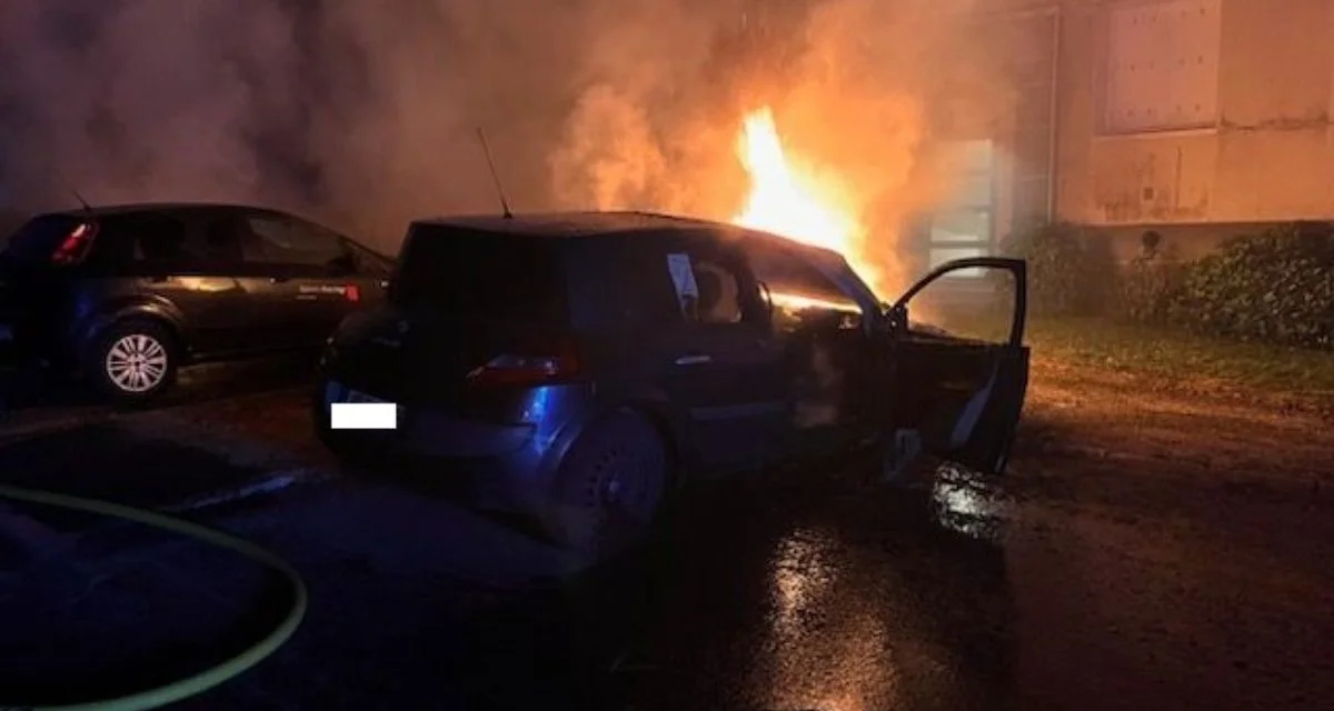 Quatre véhicules en feu dans les Deux-Sèvres