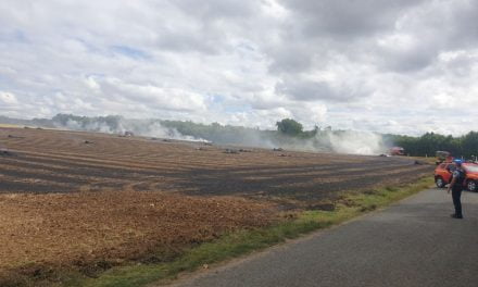 Trois hectares de chaume en feu au sud de Melle