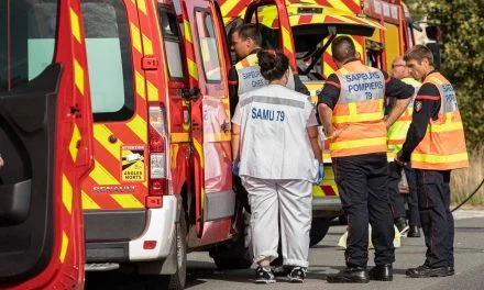 Deux-Sèvres : deux piétons renversés sur un parking grièvement blessés