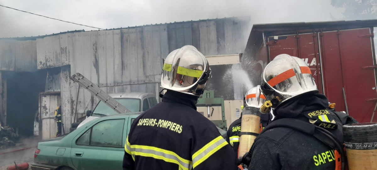 Un garage incendié près de Chef-Boutonne