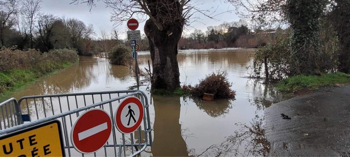 Crues dans les Deux-Sèvres : maison évacuée, effondrement d’un mur