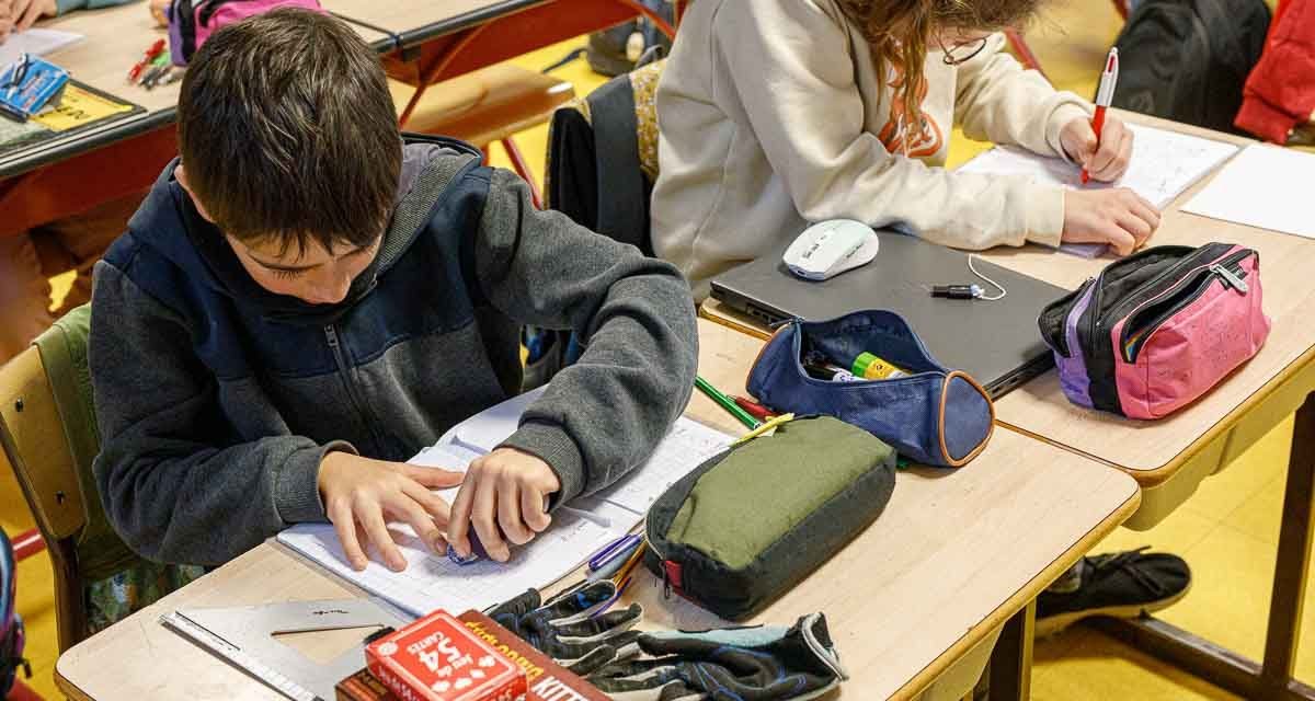 Niort : 35 élèves des quartiers prioritaires récompensés pour leurs progrès en lecture, écriture et maths