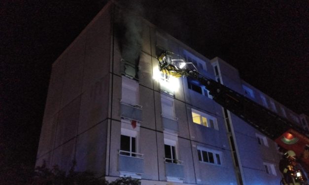 Un appartement en feu à Niort : deux blessés, onze personnes relogées