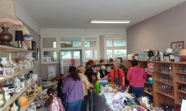 A Niort, le Secours populaire organise une braderie