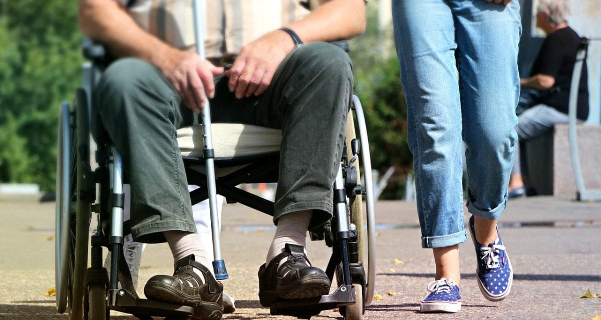 Métiers du soin : des centaines d’emplois à pourvoir dans le Niortais