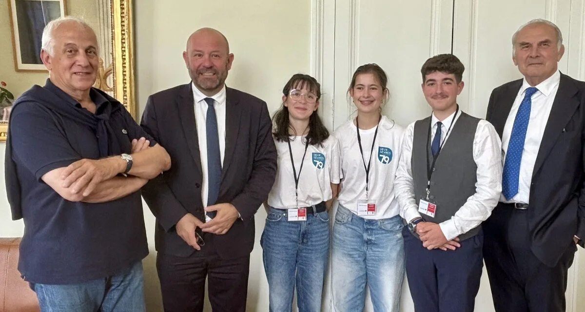 Trois collégiens des Deux-Sèvres à la découverte du Sénat