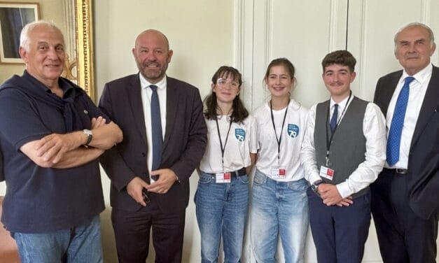 Trois collégiens des Deux-Sèvres à la découverte du Sénat