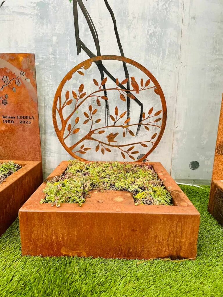 Cavurne funéraire végétale