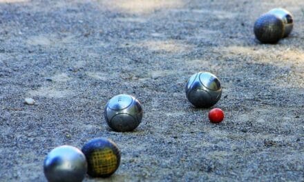 Un concours de pétanque à Niort en décembre