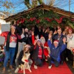 La cour de la mairie de Mauzé-sur-le-Mignon transformée en marché de Noël