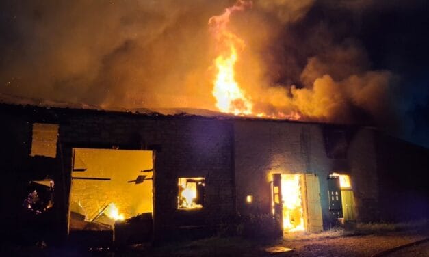 Un feu ravage une grange au sud de Niort