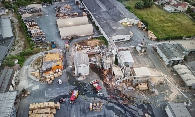 Chef-Boutonne : un feu se déclare dans un silo de sciure de bois