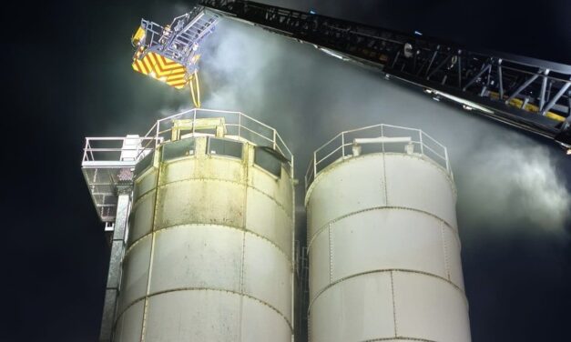 Un feu de silo mobilise une quarantaine de pompiers dans les Deux-Sèvres