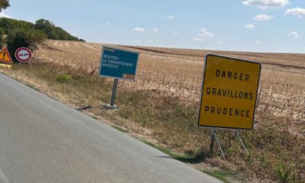 Travaux de renforcement de chaussée près de Brioux-sur-Boutonne