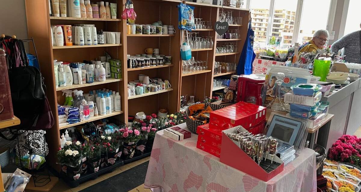 Une braderie « solidaire » à Niort : « C&rsquo;est le grand déstockage »