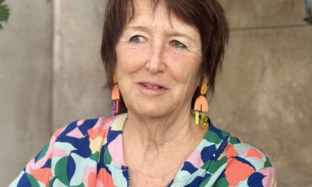 « De l&rsquo;autobiographie à la fiction » : l&rsquo;autrice Françoise Guillaumond invitée d&rsquo;une association près de Niort